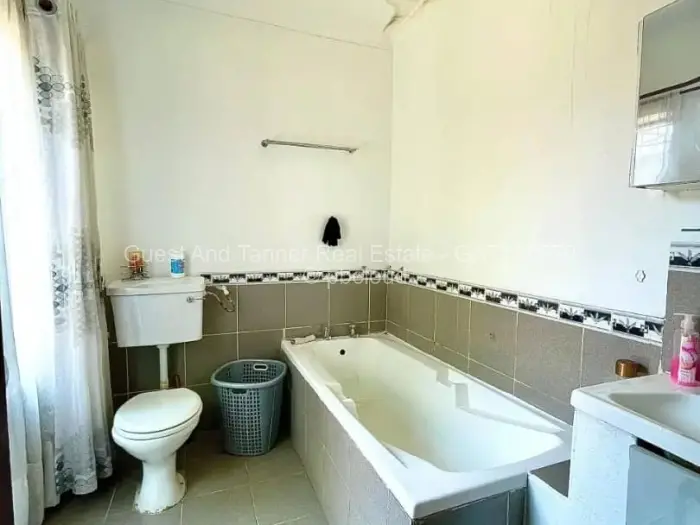 3 Bedroom House for Sale in Ruwa, Ruwa