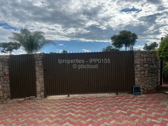 5 Bedroom House for Sale in Manningdale, Bulawayo