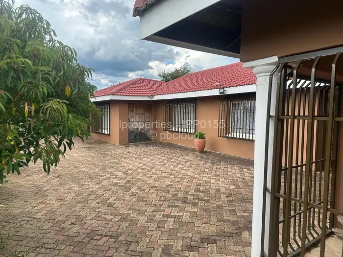 5 Bedroom House for Sale in Manningdale, Bulawayo