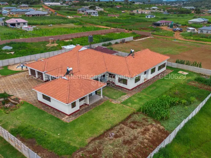 5 Bedroom House to Rent in Crowhill Views, Harare