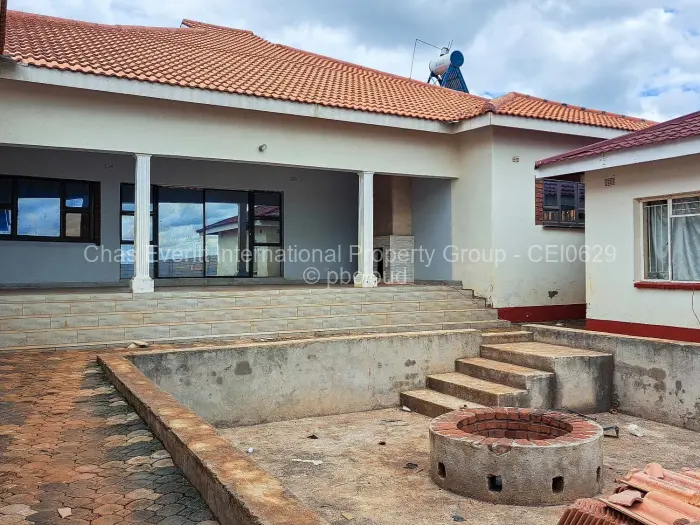 5 Bedroom House to Rent in Crowhill Views, Harare