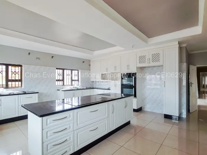 5 Bedroom House to Rent in Crowhill Views, Harare