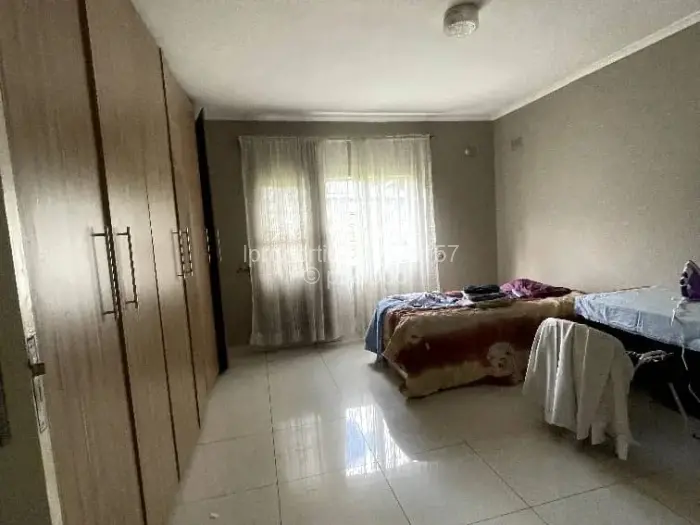 7 Bedroom House for Sale in Chisipite, Harare