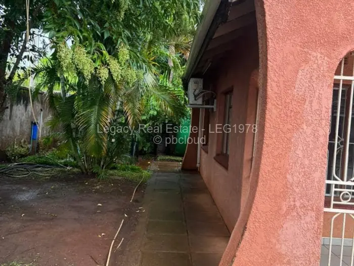 2 Bedroom Cottage/Garden Flat to Rent in Marlborough, Harare