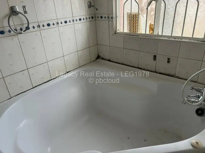 2 Bedroom Cottage/Garden Flat to Rent in Marlborough, Harare