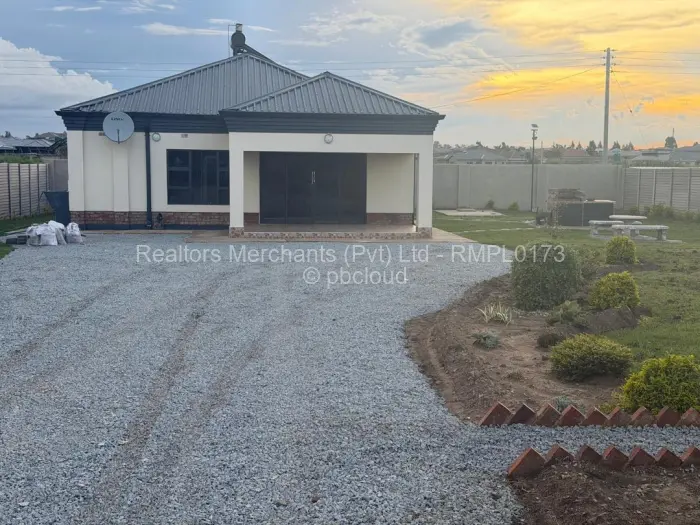 3 Bedroom House to Rent in Sandton Park, Harare