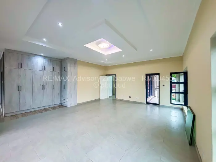 Townhouse/Cluster for Sale in Strathaven, Harare