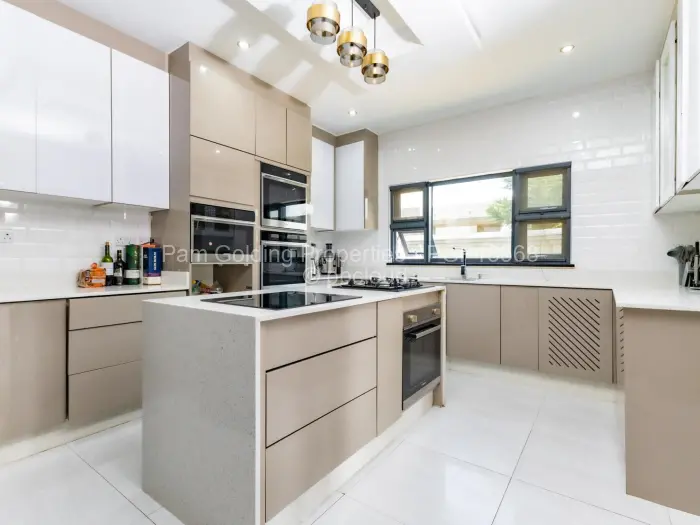 5 Bedroom House for Sale in Sandton Park, Harare