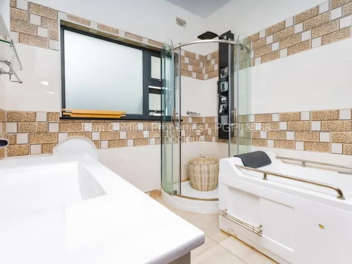 5 Bedroom House for Sale in Sandton Park, Harare