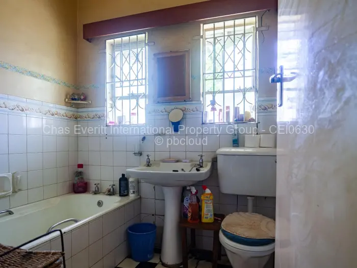 4 Bedroom House for Sale in Chisipite, Harare