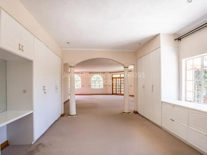 5 Bedroom House for Sale in Glen Lorne, Harare