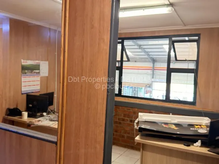 Office to Rent in Hatcliffe, Harare