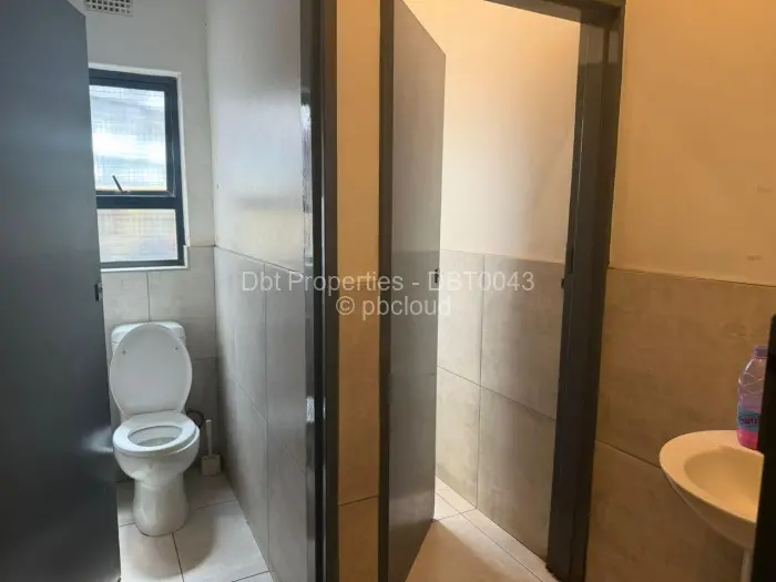 Office to Rent in Hatcliffe, Harare