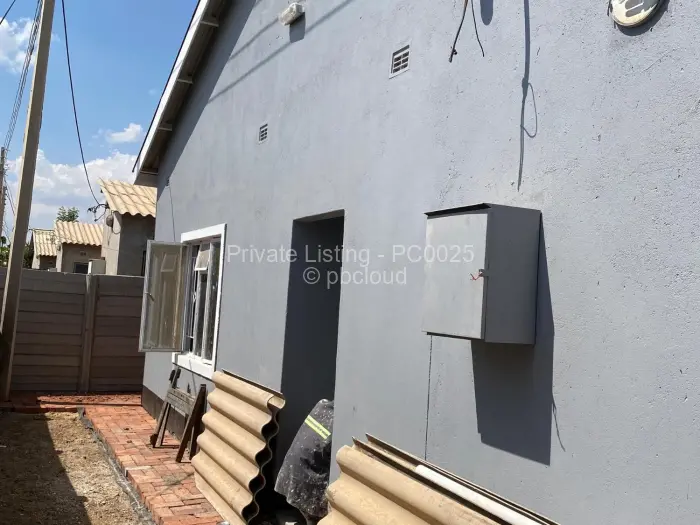 Townhouse/Cluster for Sale in Budiriro, Harare