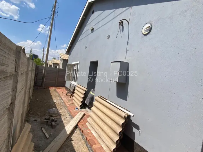 Townhouse/Cluster for Sale in Budiriro, Harare