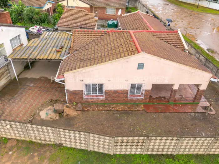 4 Bedroom House for Sale in Msasa Park, Harare