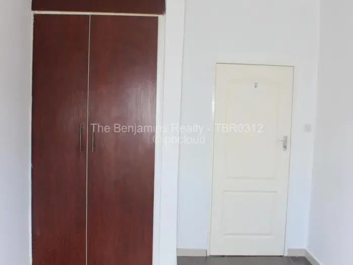Flat/Apartment to Rent in Newlands, Harare