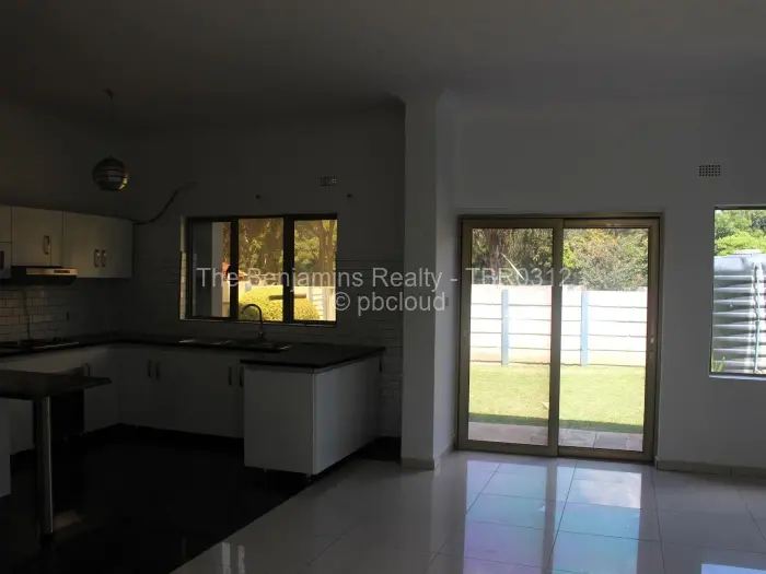 Flat/Apartment to Rent in Newlands, Harare