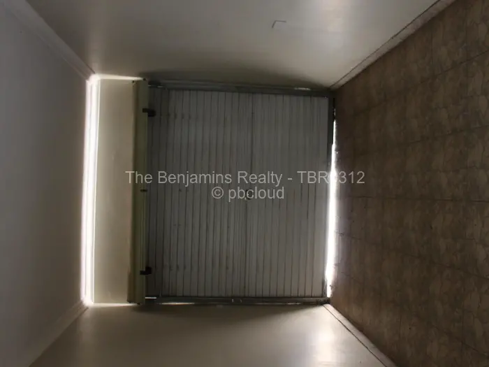 Flat/Apartment to Rent in Newlands, Harare