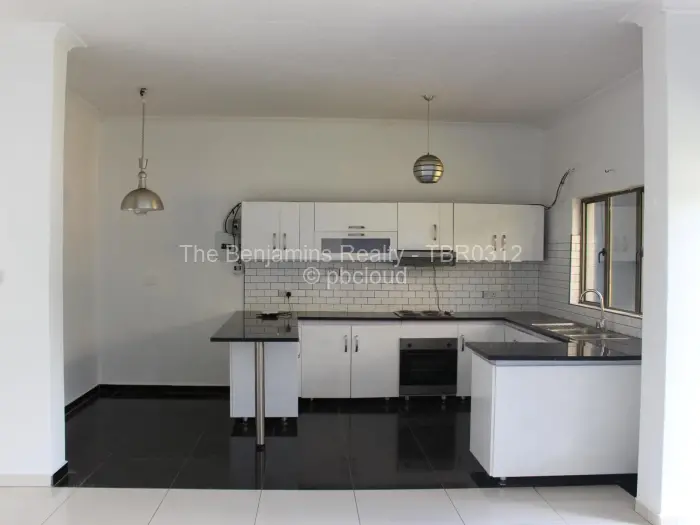 Flat/Apartment to Rent in Newlands, Harare