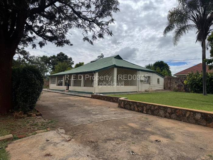 3 Bedroom House for Sale in Bellevue, Bulawayo