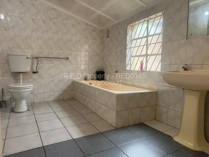 3 Bedroom House for Sale in Bellevue, Bulawayo