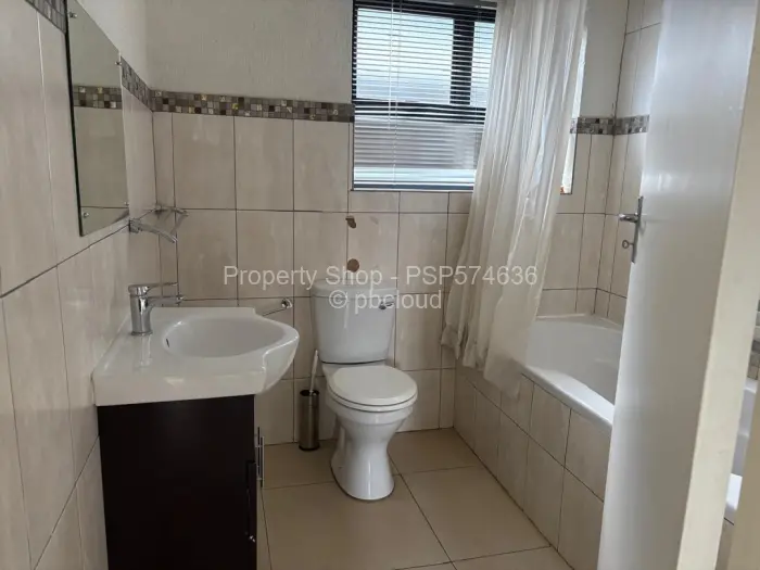 Townhouse/Cluster to Rent in Newlands, Harare