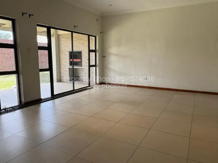 Townhouse/Cluster to Rent in Newlands, Harare