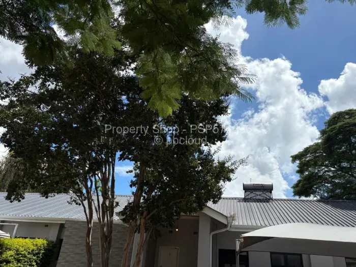 Townhouse/Cluster to Rent in Newlands, Harare