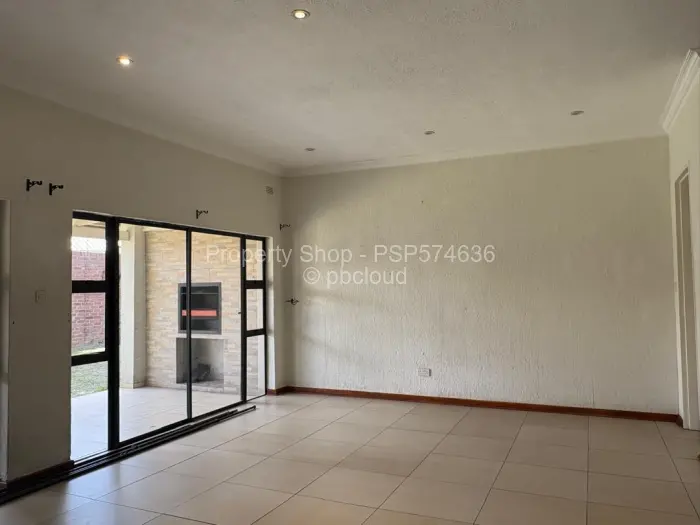 Townhouse/Cluster to Rent in Newlands, Harare