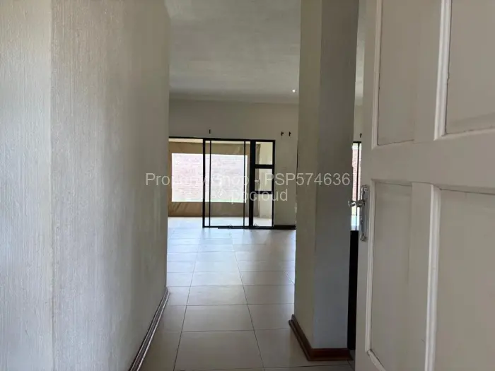 Townhouse/Cluster to Rent in Newlands, Harare