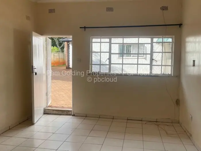 2 Bedroom Cottage/Garden Flat to Rent in Greendale, Harare