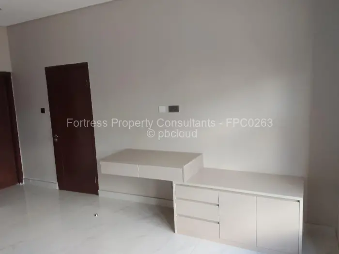 Townhouse/Cluster for Sale in Mount Pleasant, Harare