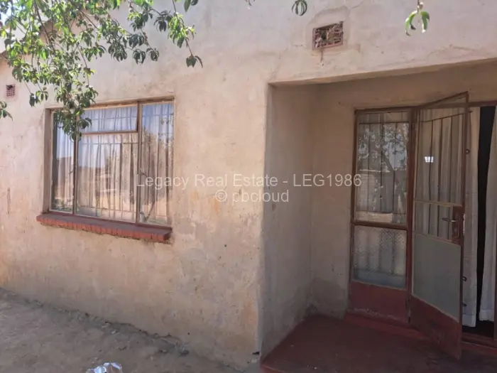5 Bedroom House to Rent in Chitungwiza, Chitungwiza