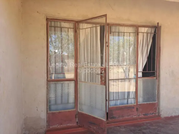 5 Bedroom House to Rent in Chitungwiza, Chitungwiza