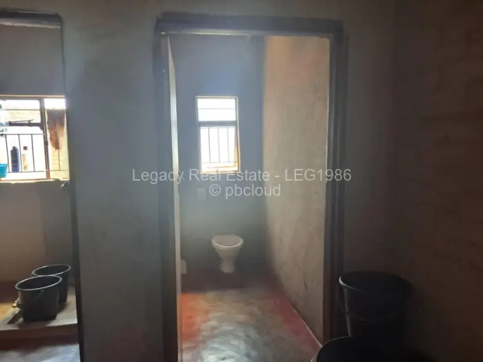 5 Bedroom House to Rent in Chitungwiza, Chitungwiza