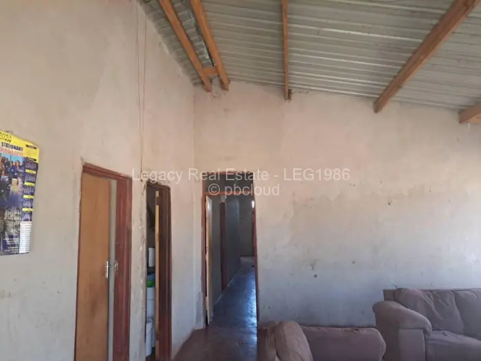 5 Bedroom House to Rent in Chitungwiza, Chitungwiza