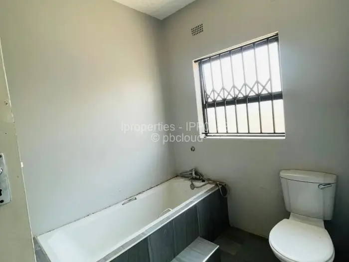 3 Bedroom House for Sale in Ruwa, Ruwa