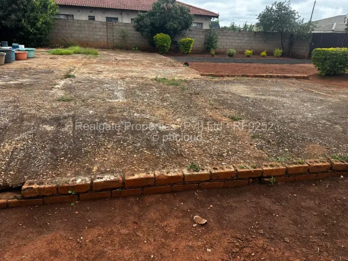 Residential Stand for Sale in Mahatshula, Bulawayo