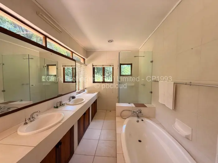 4 Bedroom House to Rent in Alexandra Park, Harare