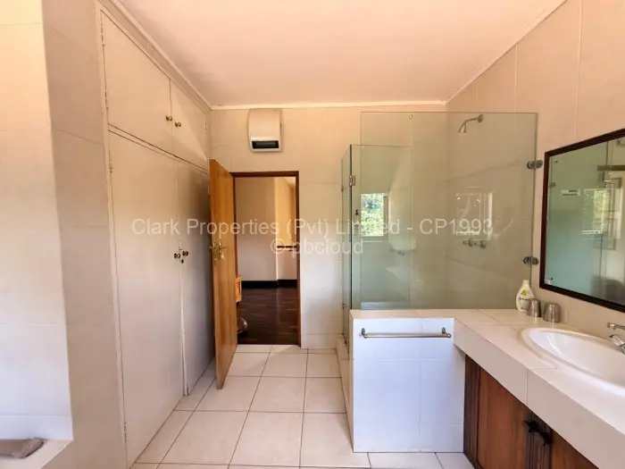 4 Bedroom House to Rent in Alexandra Park, Harare