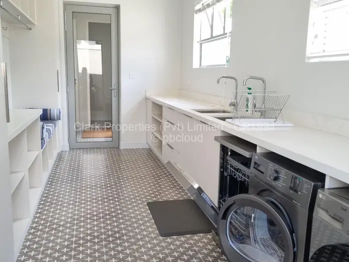 Townhouse/Cluster for Sale in Lewisam, Harare