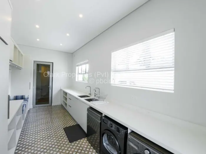 Townhouse/Cluster for Sale in Lewisam, Harare