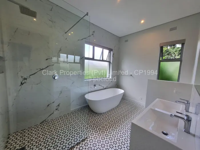 Townhouse/Cluster for Sale in Lewisam, Harare