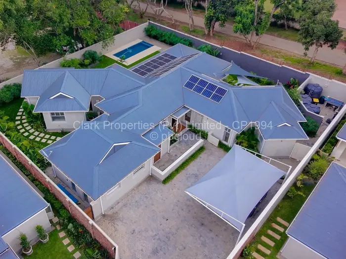 Townhouse/Cluster for Sale in Lewisam, Harare