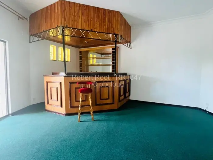 7 Bedroom House to Rent in Glen Lorne