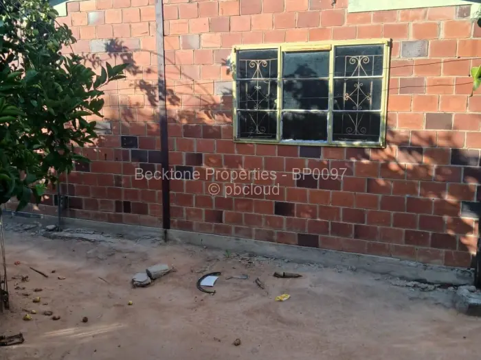 2 Bedroom House for Sale in Luveve, Bulawayo