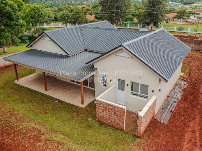 Townhouse/Cluster for Sale in Borrowdale Brooke, Harare