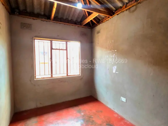 5 Bedroom House for Sale in Kuwadzana, Harare