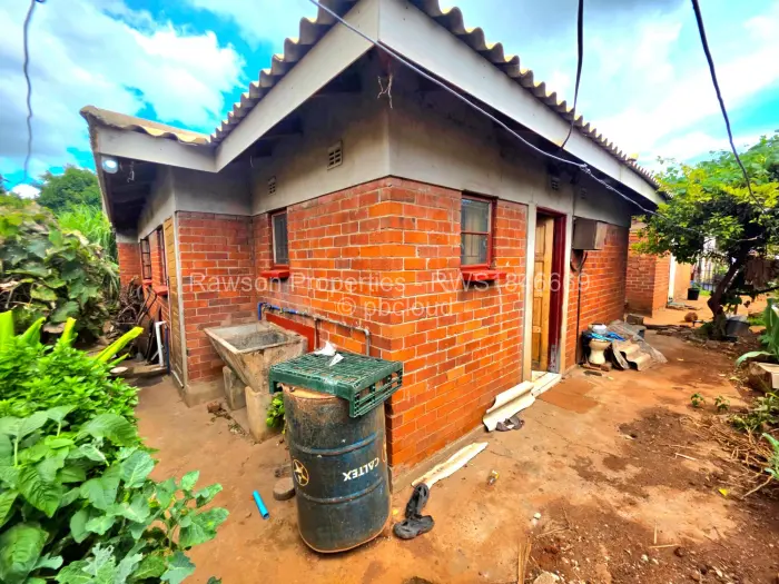 5 Bedroom House for Sale in Kuwadzana, Harare